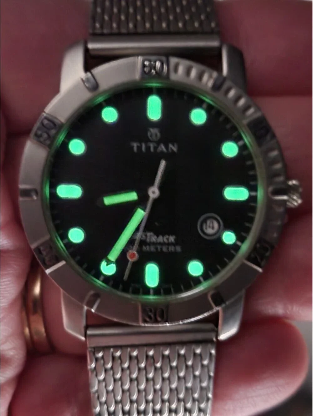 TITAN FASTRACK QUARTZ BLACK DIAL MEN'S WATCH WORKING LUMINESCENT 36MM EUC CLEAN
